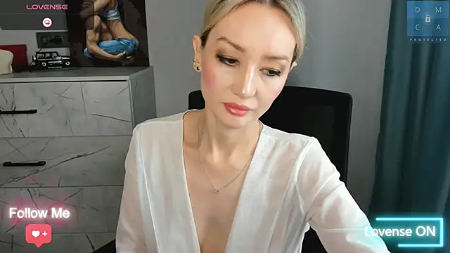 MinaDiamondd online show from November 15, 3:40 am