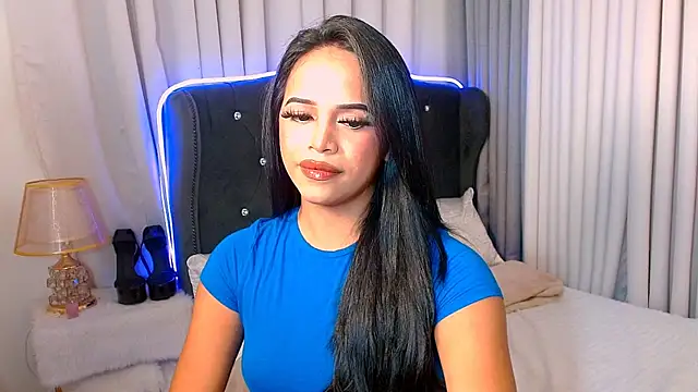 Lorainnelustts online show from October 12, 5:15 pm