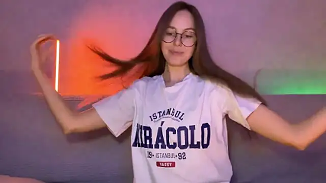 Oralaa1 online show from February 11, 6:20 pm