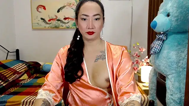 LovelyQueen69 online show from September 18, 9:30 am