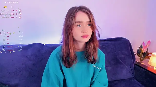 lovelyalivia online show from October 5, 9:47 am