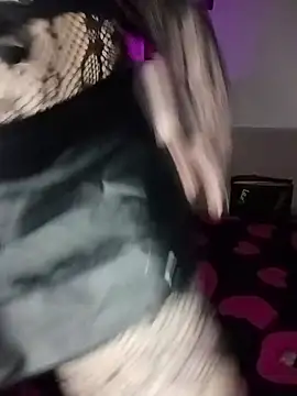 venusobryan 55 online show from April 11, 12:39 am