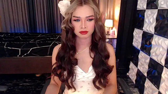 BigCockMaxineTS online show from November 29, 8:02 pm