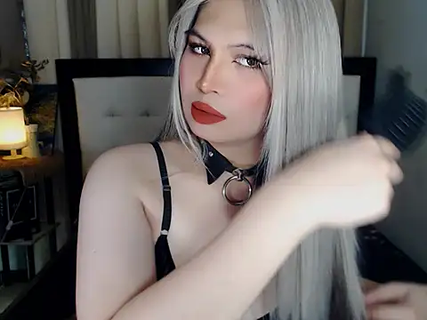 NaomiSmall online show from October 2, 9:03 am