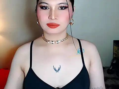 NaomiSmall online show from January 9, 8:30 am