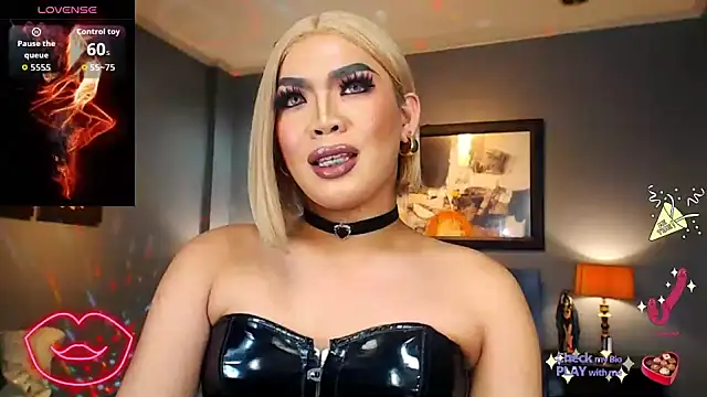 FridaHumphrey online show from September 12, 5:53 pm