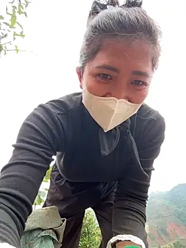 ThiHa003 online show from December 14, 2:28 am