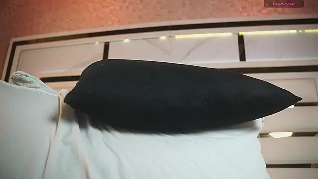 ambar rosse25 online show from September 12, 2:02 pm