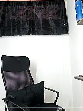 angierot2025 online show from July 28, 8:52 pm