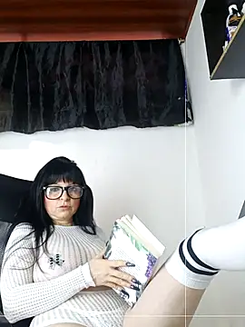 angierot2025 online show from July 23, 9:56 pm
