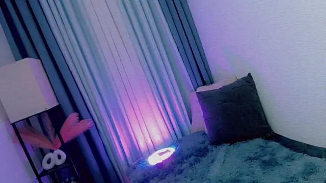 PrettyBlythes TS online show from February 24, 7:51 am