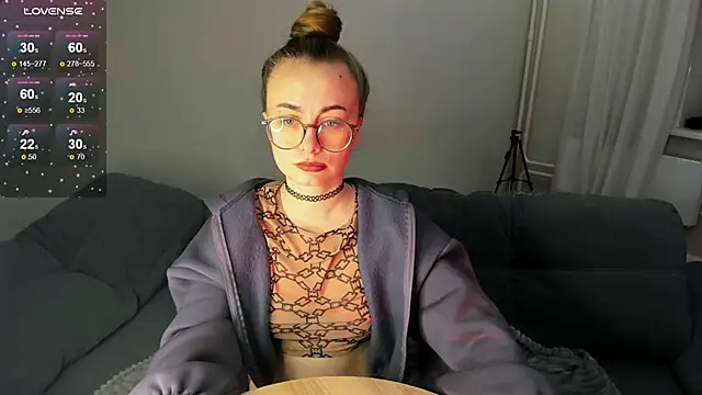 MewStella online show from October 13, 7:27 pm