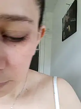 Isabella5 Brown  online show from October 18, 3:15 pm