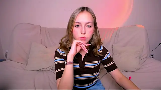 CindySparkl online show from March 14, 4:02 am