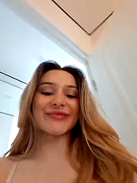 Chloe Ravens online show from March 31, 8:47 am