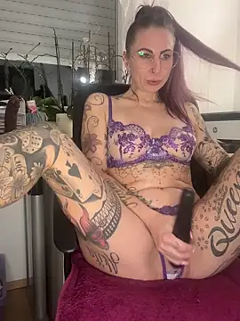 Dirty Mel online show from November 5, 9:31 pm