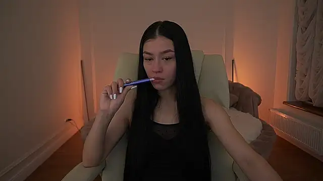 FataleNellie online show from April 16, 8:52 pm