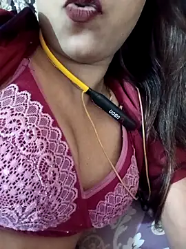 payalsharma95 online show from October 1, 4:23 pm