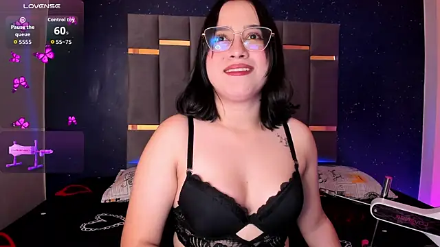 SweetAnya01 online show from November 18, 4:13 am