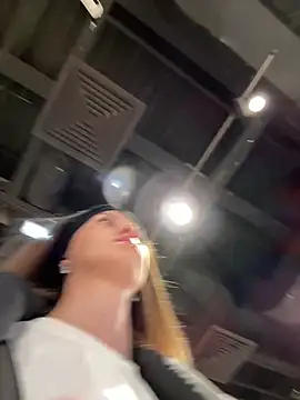 ElliRose online show from September 30, 9:48 am