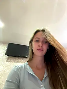 ElliRose online show from September 19, 7:51 am