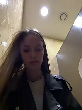 ElliRose online show from September 25, 9:08 am