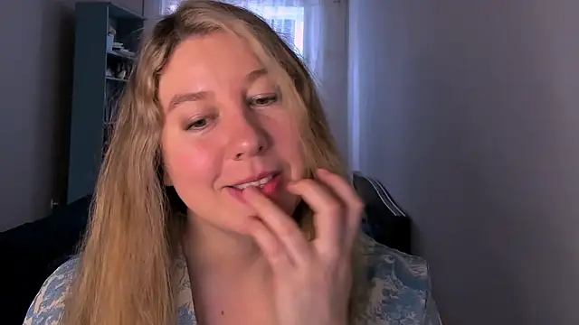 NancySanders online show from March 13, 8:48 am