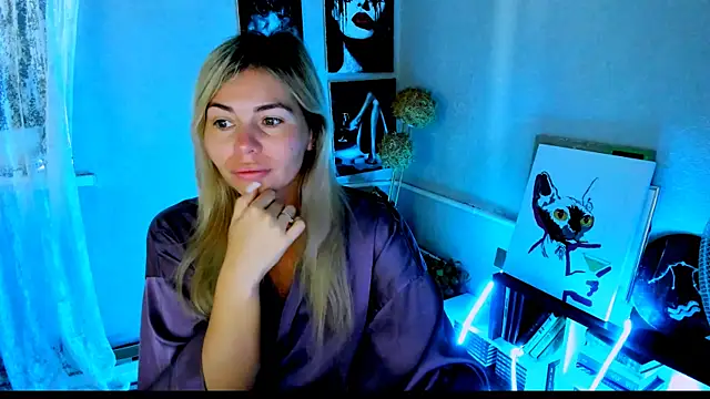 LoraBoyar online show from July 10, 2:56 am