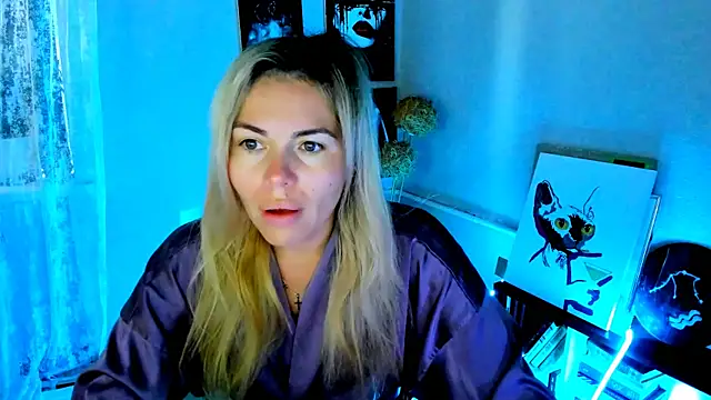 LoraBoyar online show from July 8, 2:36 am