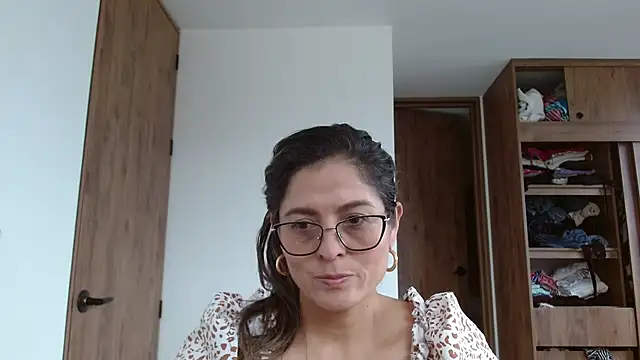 linda-mature43 online show from September 12, 6:26 pm