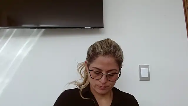 linda-mature43 online show from October 7, 7:07 pm