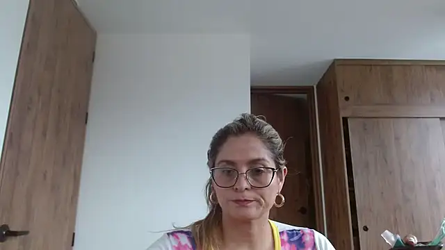 linda-mature43 online show from October 25, 6:59 pm