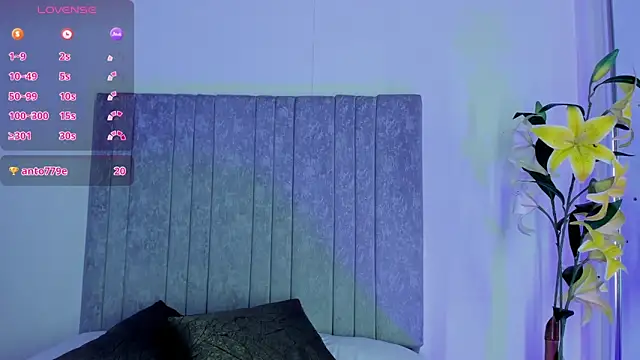 RousyMoon online show from September 13, 2:03 pm