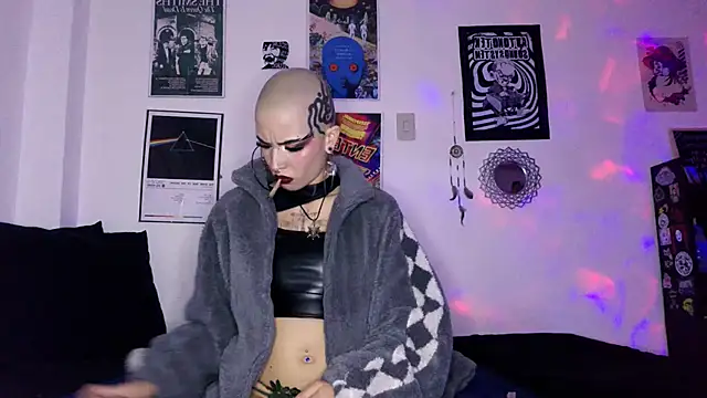 plutonbluemooon333 online show from October 21, 3:10 am