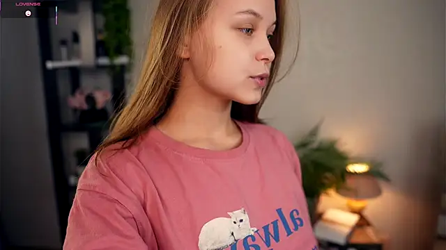 OdellaGillingham online show from November 12, 6:50 pm