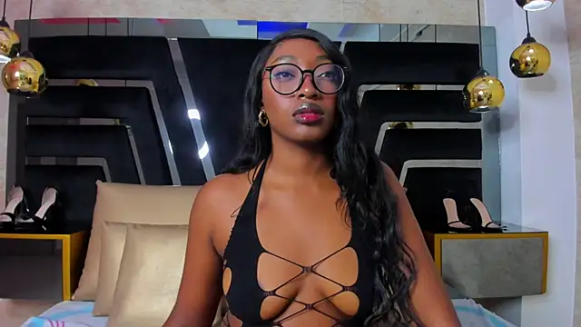 YallianaBrooks online show from March 29, 12:48 pm