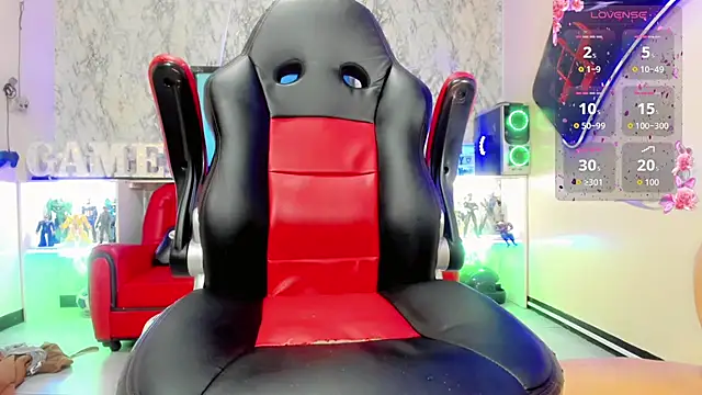 Madison Mujica online show from October 30, 11:55 am