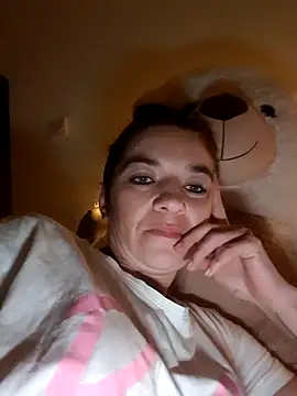 alinaalinutzq online show from October 20, 5:05 pm