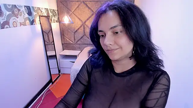 Kiara Cruz   online show from November 5, 8:25 pm