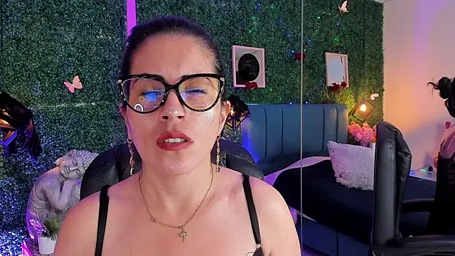 Linagh  online show from January 8, 11:58 am