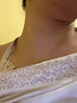 Mroma89six online show from October 3, 5:40 pm