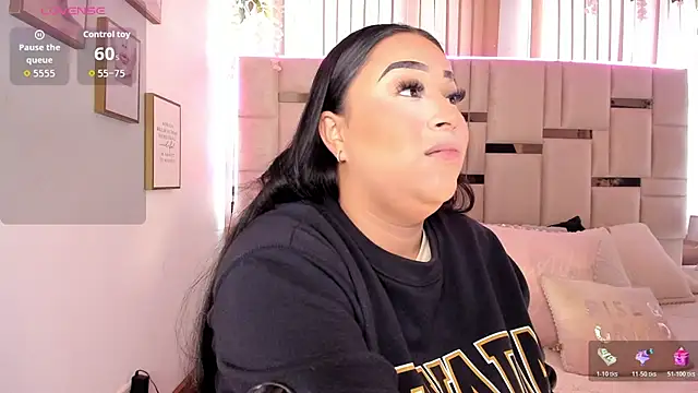 Zoey thompson online show from November 14, 8:09 pm