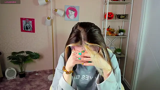 R0cket bunny online show from November 19, 1:27 am