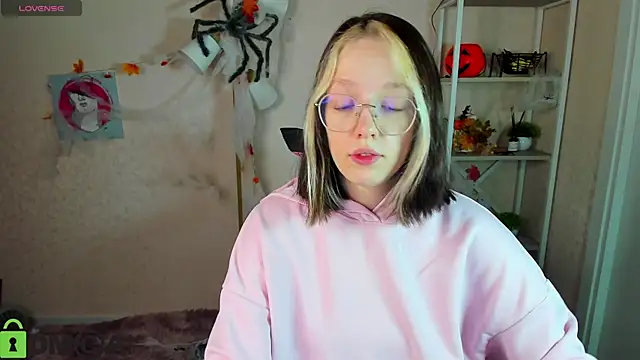 R0cket bunny online show from November 12, 1:14 am