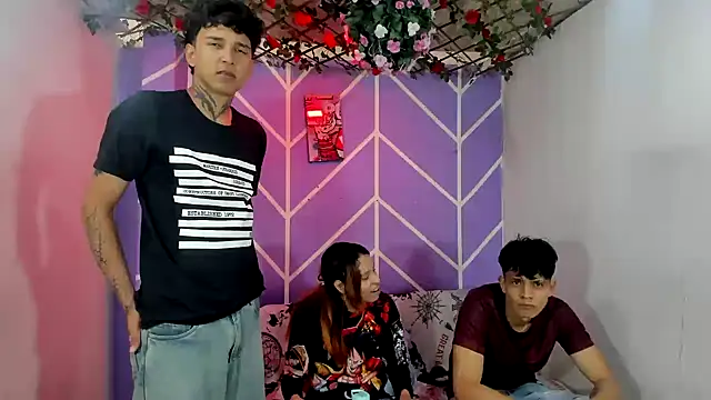 lau and boys18 online show from October 29, 2:42 pm