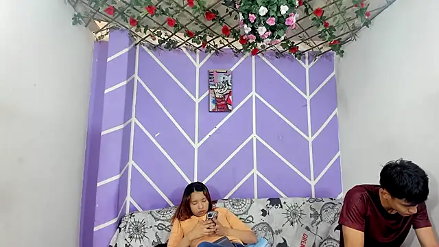 lau and boys18 online show from November 7, 6:13 pm