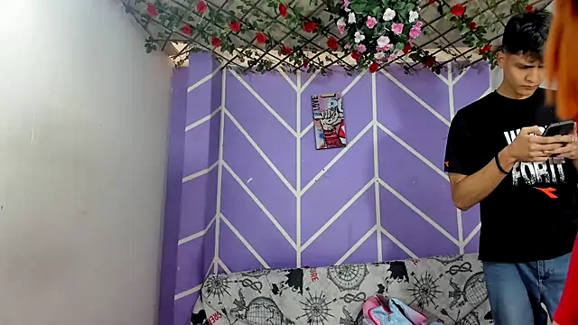 lau and boys18 online show from November 15, 1:12 pm