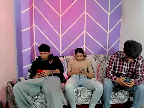 lau and boys18 online show from October 27, 2:12 pm