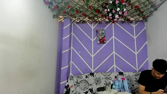 lau and boys18 online show from November 14, 1:11 pm