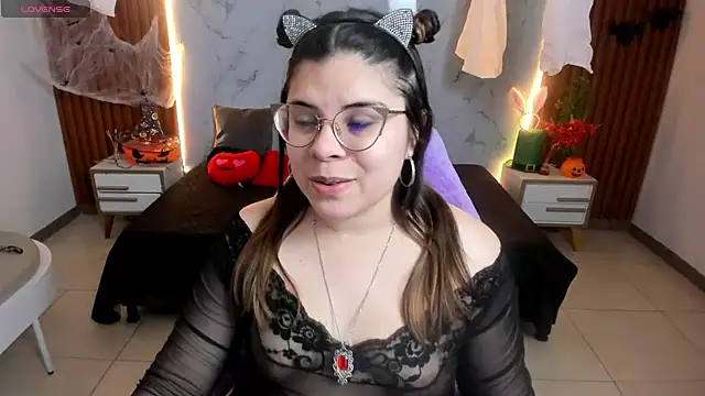 shasha bloom online show from October 30, 7:59 pm